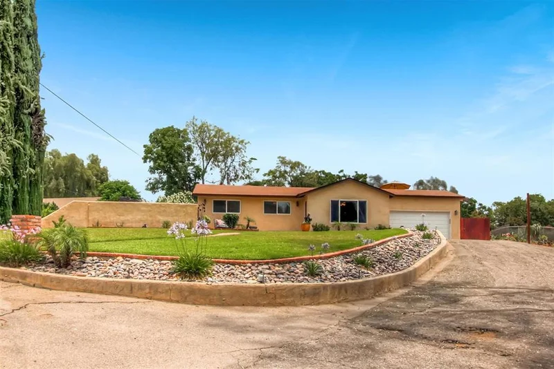 11373 Rocoso, Lakeside, CA 92040
