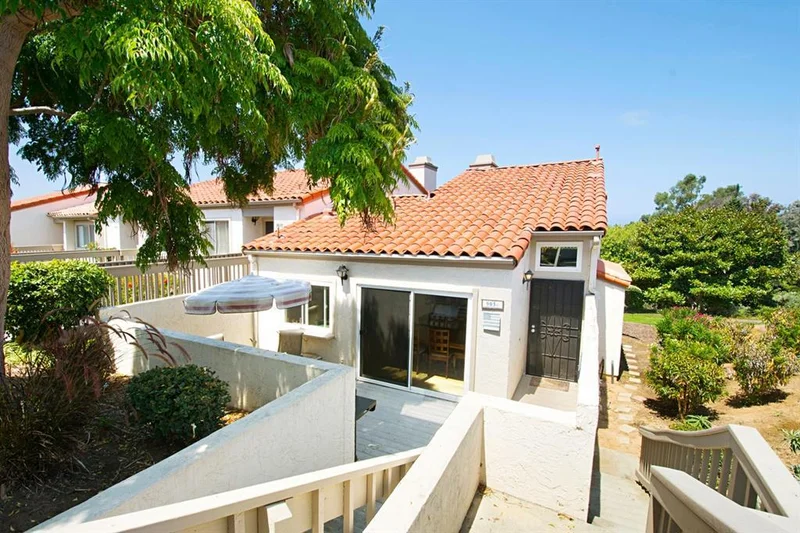 903 Caminito Estrada #A, Carlsbad, CA 92011