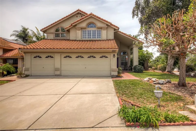 1007 Felicidad Dr, Fallbrook, CA 92028