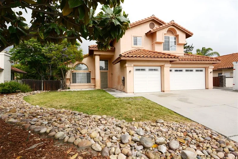 5194 Winona, Oceanside, CA 92057