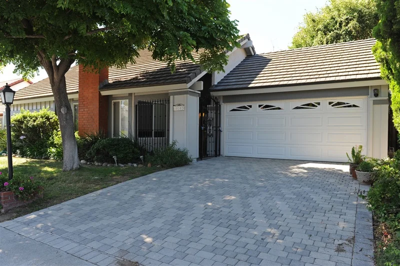 10505 El Comal Drive, San Diego, CA 92124