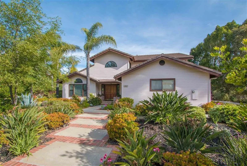 1182 Lupine Hills, Vista, CA 92081