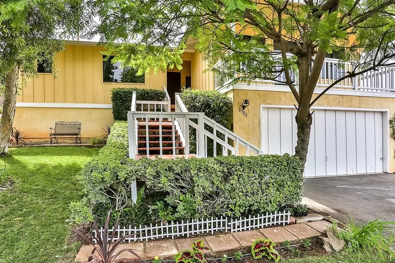 8906 Bancroft View, Spring Valley, CA 91977