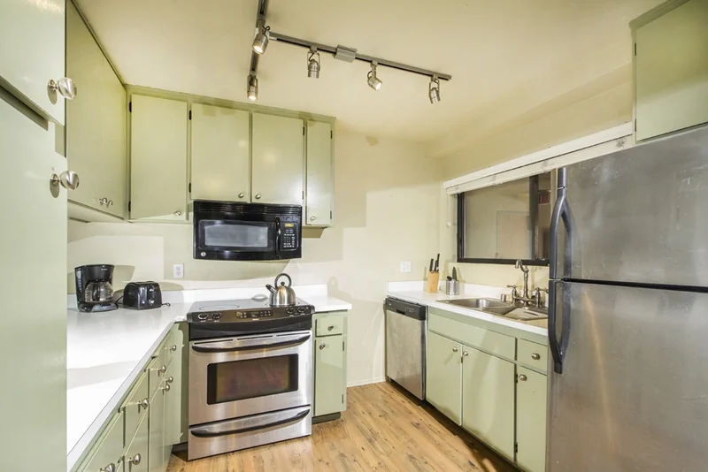881 Thomas #9, San Diego, CA 92109