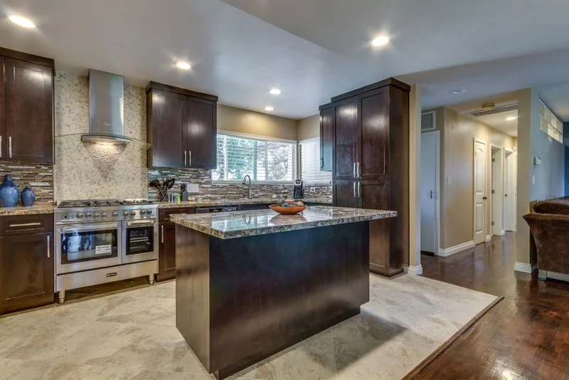 7920 Michelle Dr., La Mesa, CA 91942