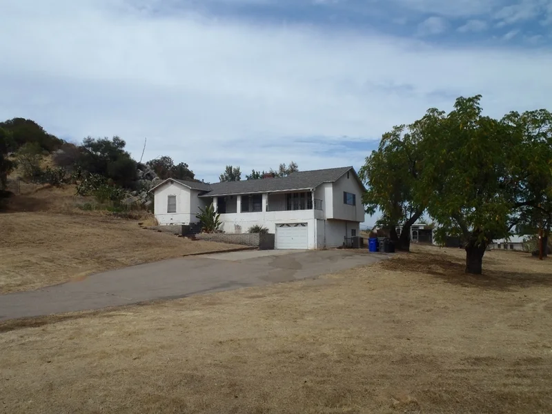 1140 1st St., El Cajon, CA 92021