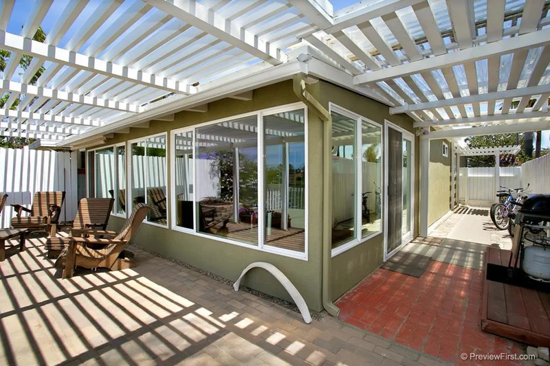 272 Coneflower St., Encinitas, CA 92024