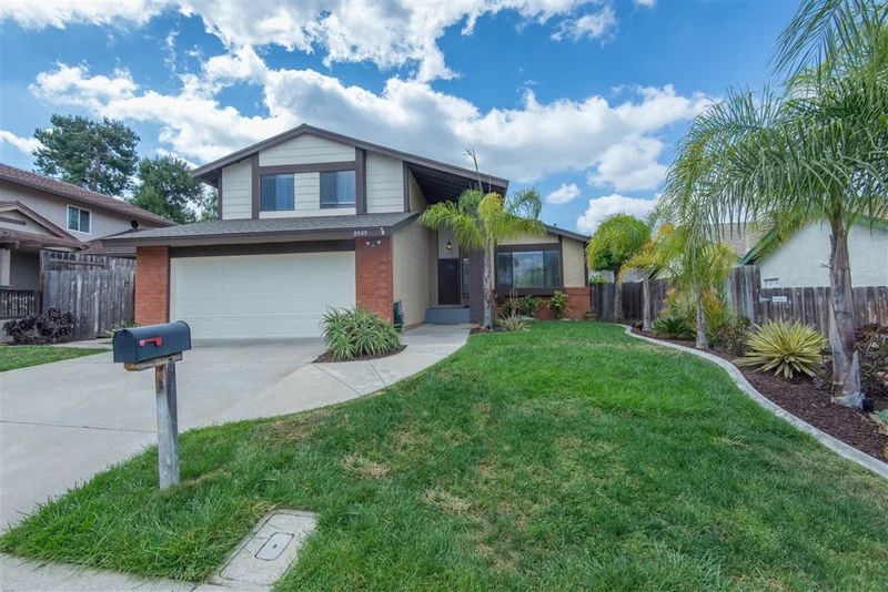8949 Renato St, San Diego, CA 92129