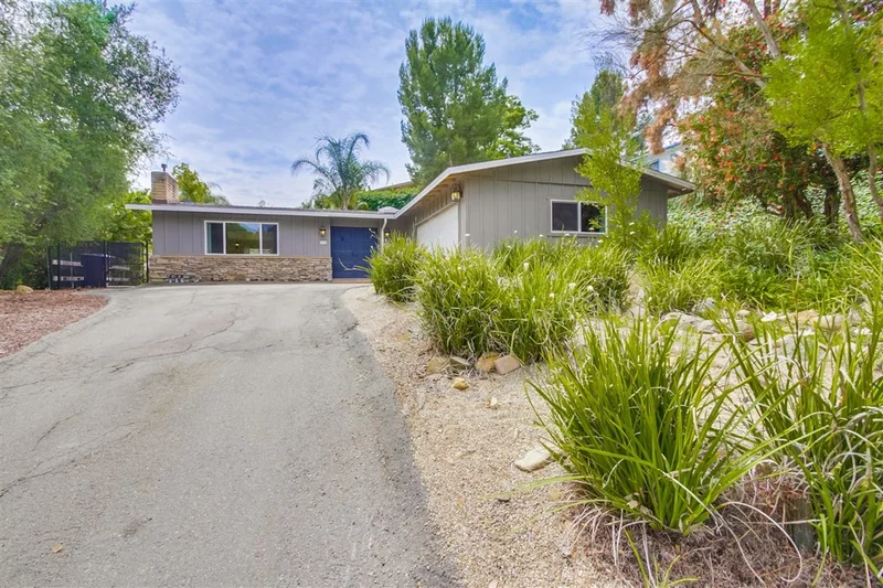 545 Rancho Terrace, Escondido, CA 92026