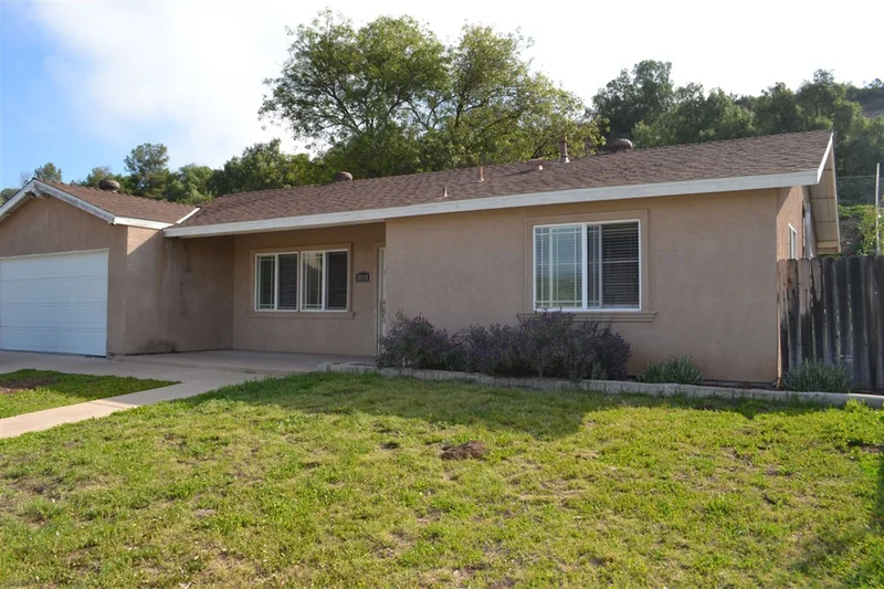 10219 Settle Rd, Santee, CA 92071