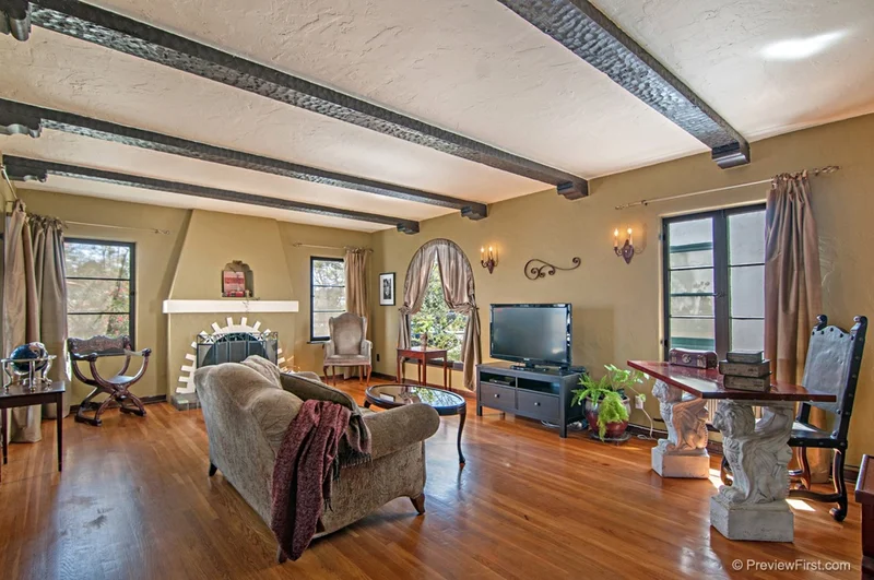 5445 Gilbert Dr, San Diego, CA 92115
