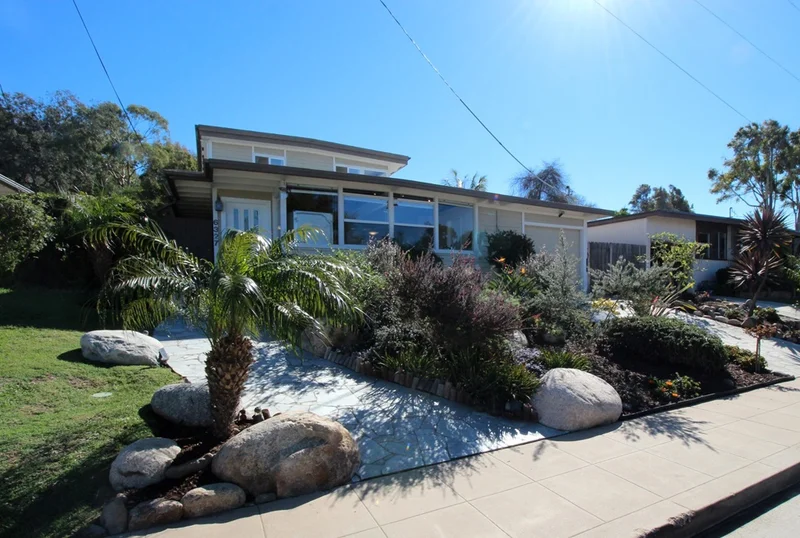 6327 Dowling, La Jolla, CA 92037
