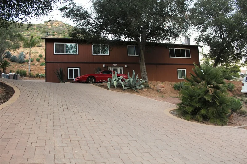 1007 Taylor Way, El Cajon, CA 92019