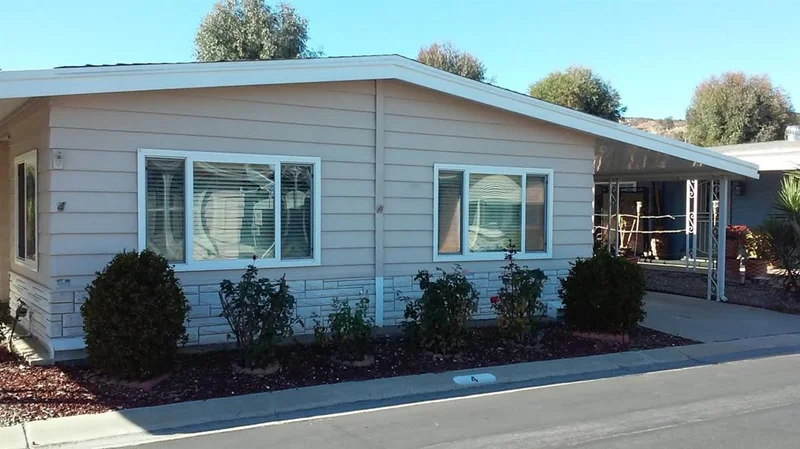 2250 Broadway #4, Escondido, CA 92026