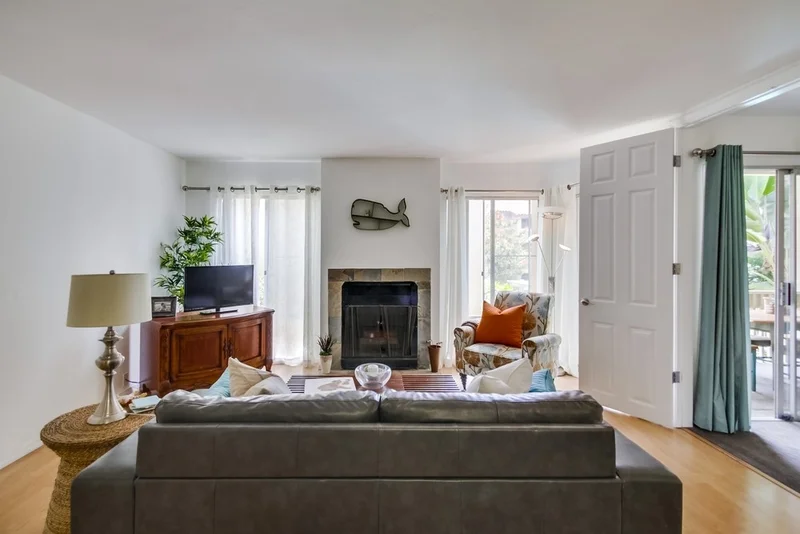 4600 Lamont #230, San Diego, CA 92109