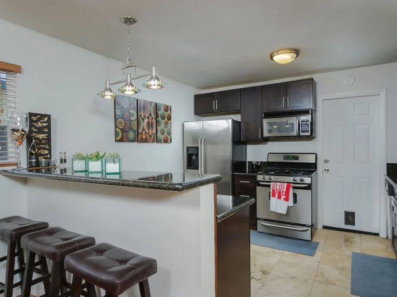 4651 Chateau Dr, San Diego, CA 92117