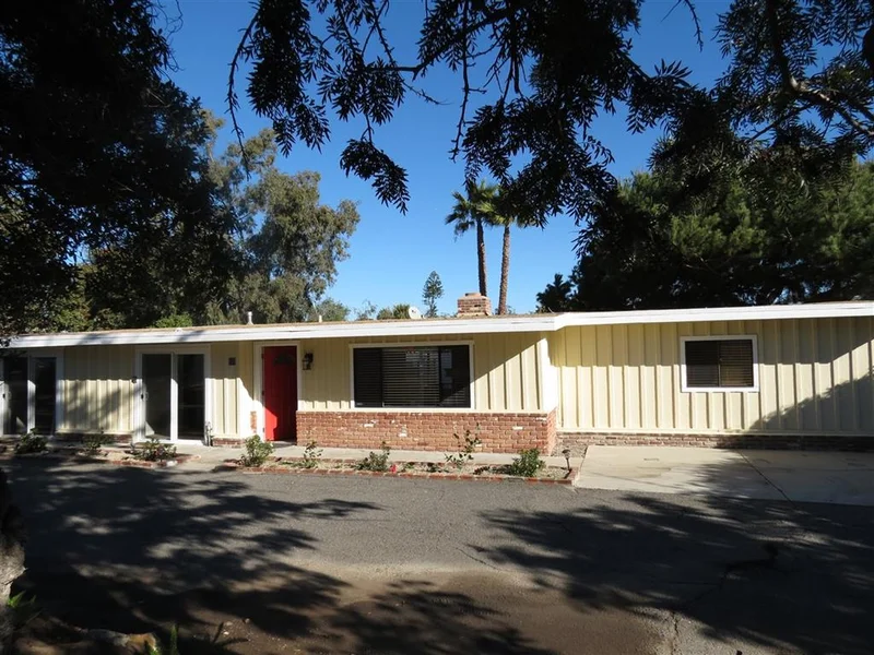 275 Cedar, Vista, CA 92083