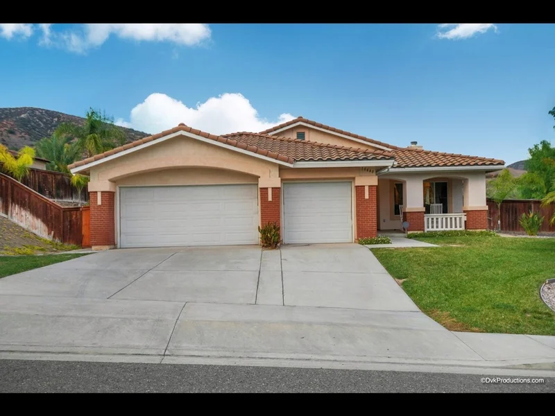 10448 Chaparral, Santee, CA 92071
