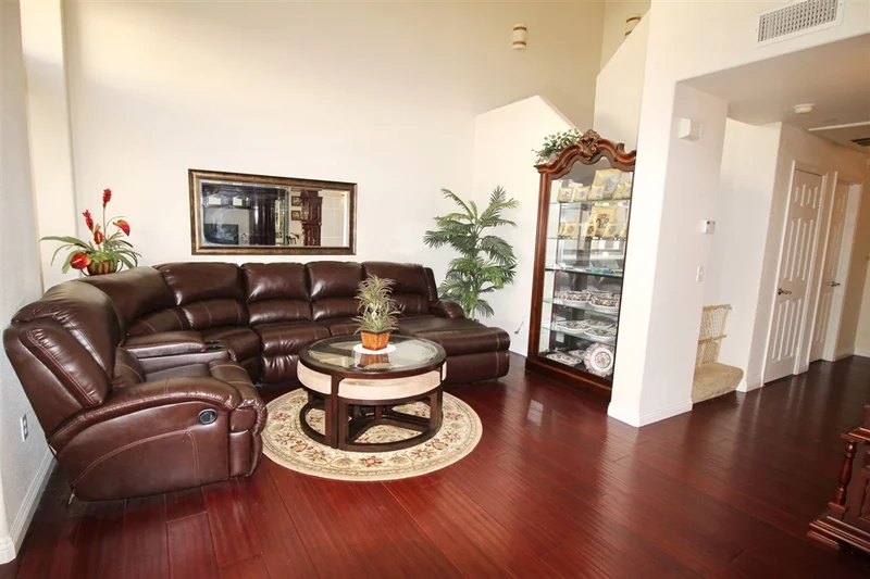 8877 Tribeca Circle, San Diego, CA 92123