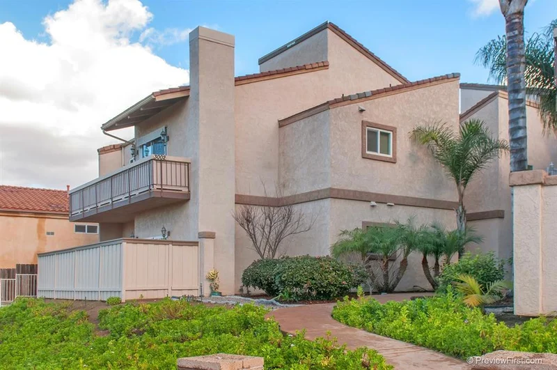 3002 La Costa #B, Carlsbad, CA 92009