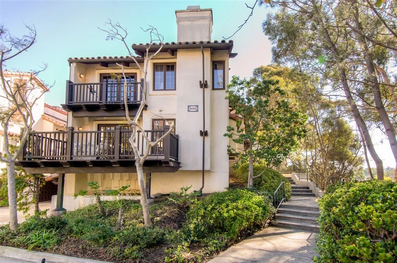 8656 Villa La Jolla Drive #1, La Jolla, CA 92037