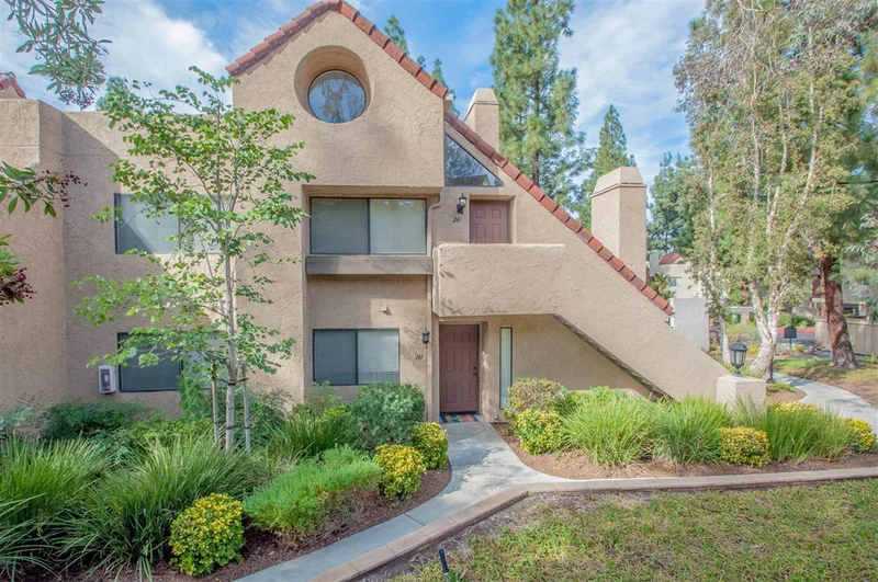 11860 Caminito Ronaldo #141, San Diego, CA 92128