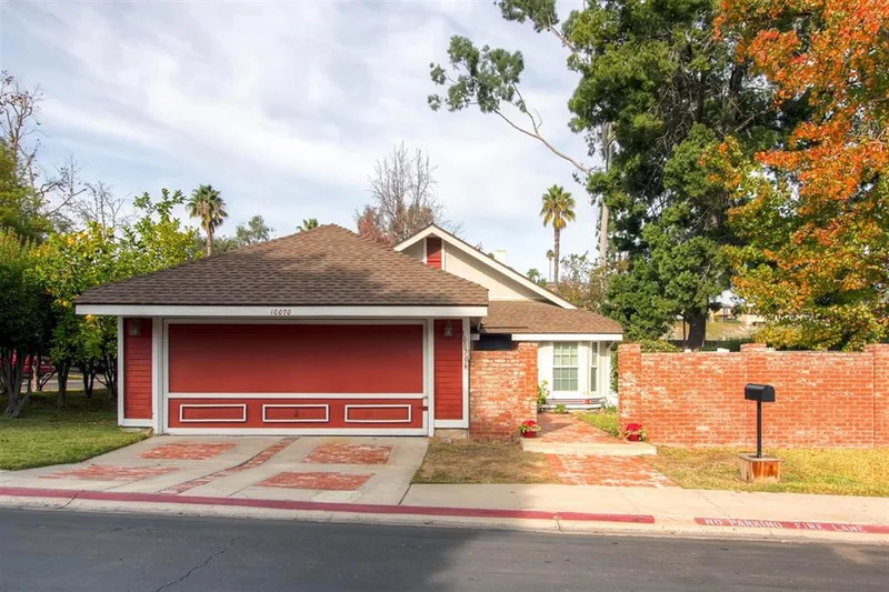 10070 Clearbrook Lane, Spring Valley, CA 91977