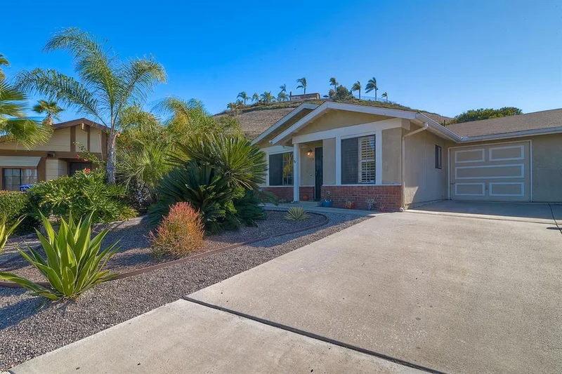 5159 El Secrito, Oceanside, CA 92056