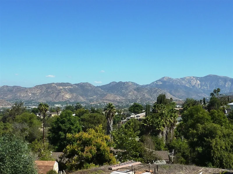 11640 Green Lane, Lakeside, CA 92040