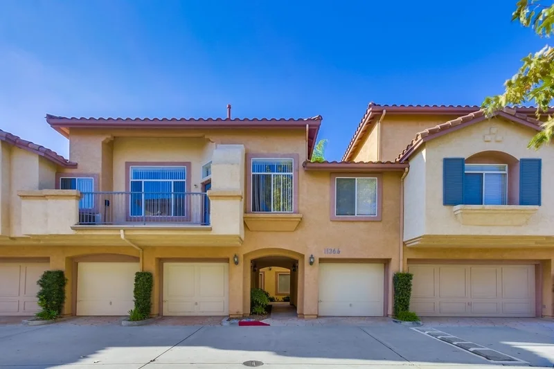 11366 Via Rancho San Diego #F, El Cajon, CA 92019