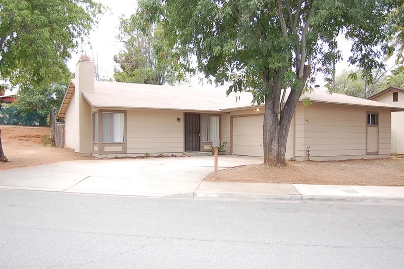 881 Terra Lane, El Cajon, CA 92019