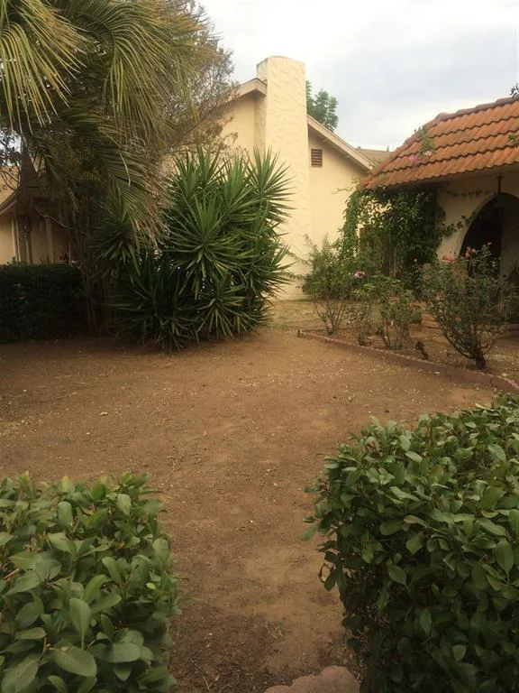 1046 Chestnut Street, Escondido, CA 92025