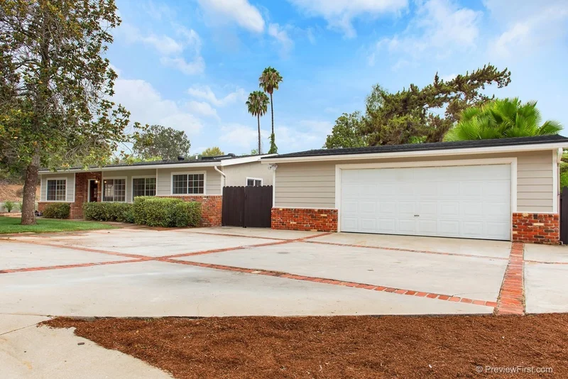 1870 Montgomery, Vista, CA 92084