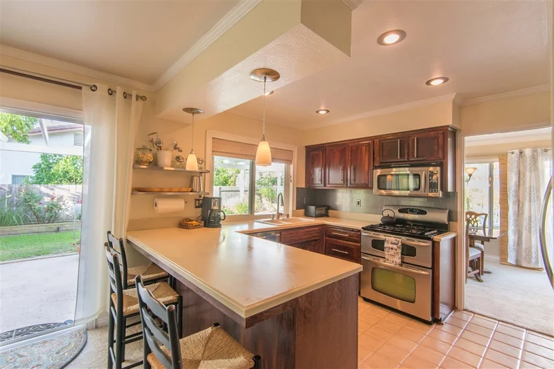 10230 Challenge Blvd, La Mesa, CA 91941