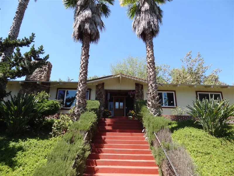2552 Hutchison, Vista, CA 92084