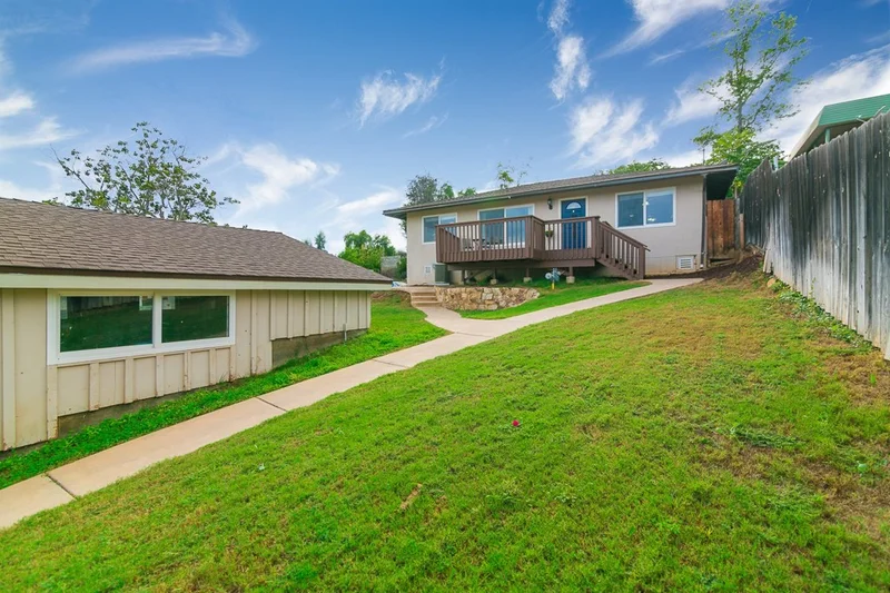 545 Spruce, Escondido, CA 92025