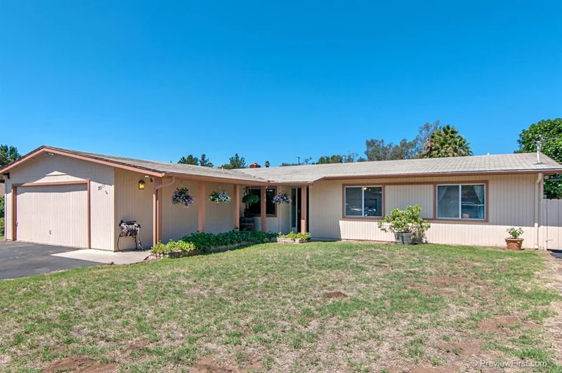 3011 Laurashawn, Escondido, CA 92026