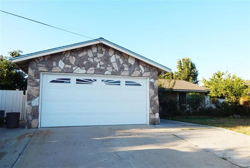 507 Redondo Drive, Oceanside, CA 92057