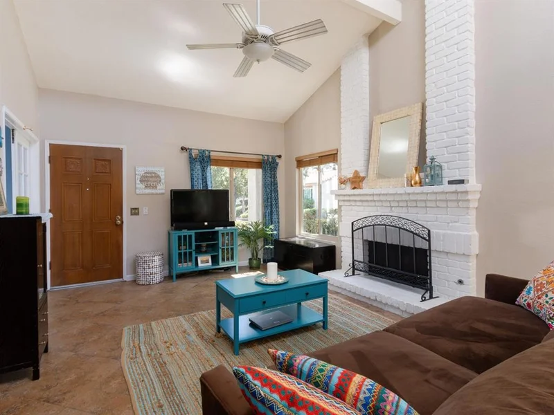 11880 Bernardo Terrace #A, San Diego, CA 92128