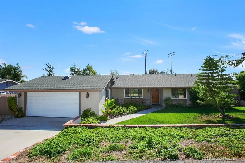 299 Cedar Rd, Vista, CA 92083
