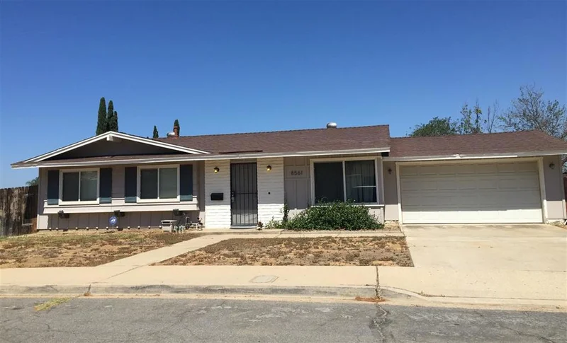 8561 Via Consuelo, El Cajon, CA 92021