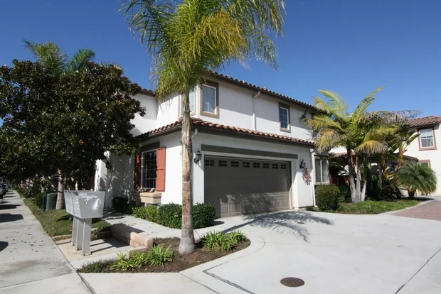 548 Avenue, Carlsbad, CA 92011