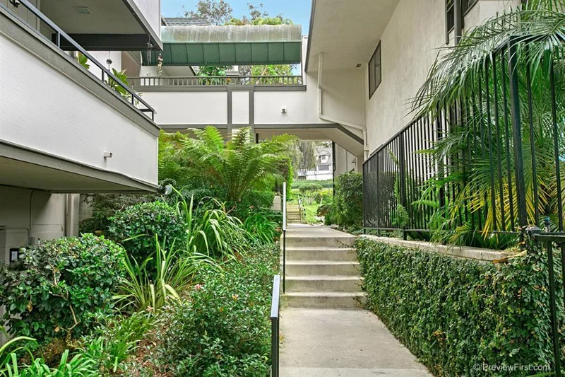 2535 Navarra Drive #B6, Carlsbad, CA 92009