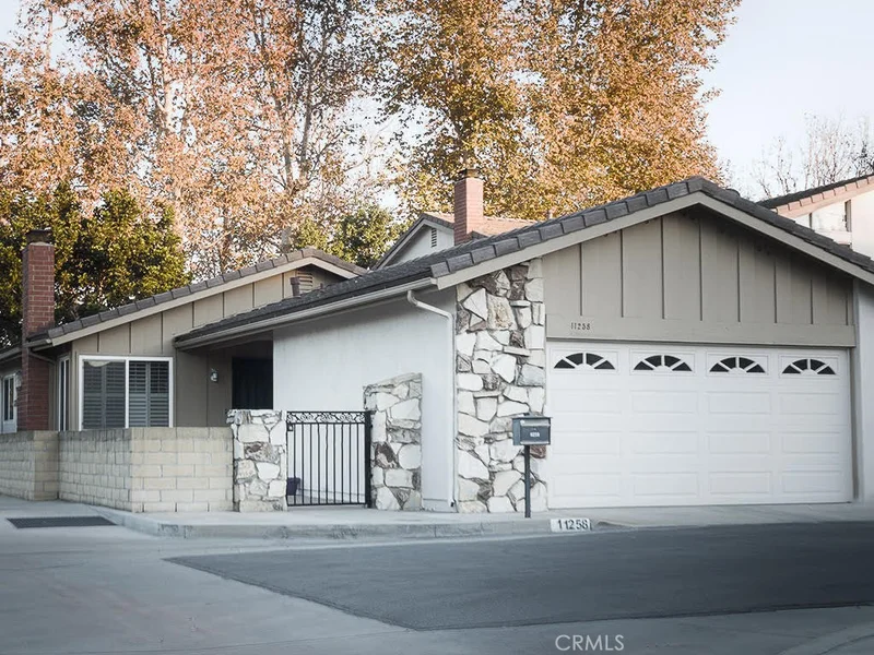 11258 Roanoke, Cypress, CA 90630