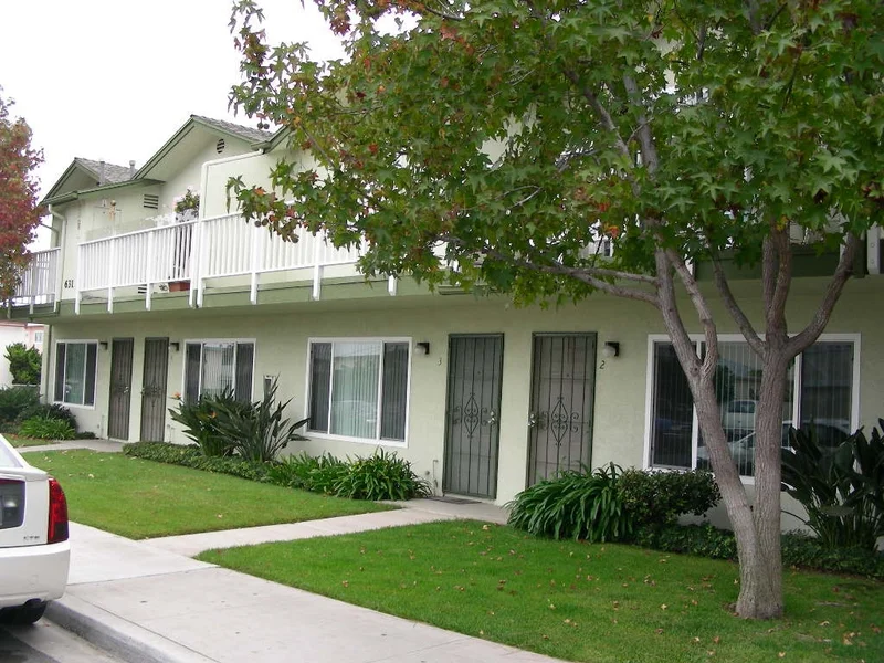 631 7th #3, Imperial Beach, CA 91932