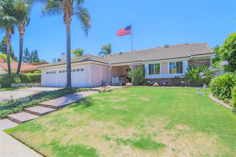 1862 Altozano Dr., El Cajon, CA 92020