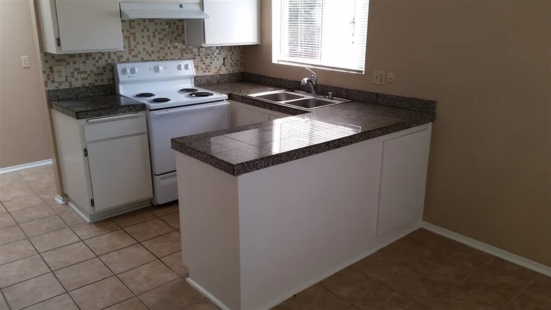 5523 Adobe Falls #9, San Diego, CA 92120
