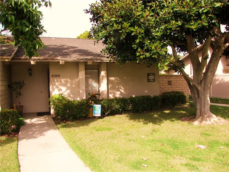 8886 Modoc #1203D, Huntington Beach, CA 92646
