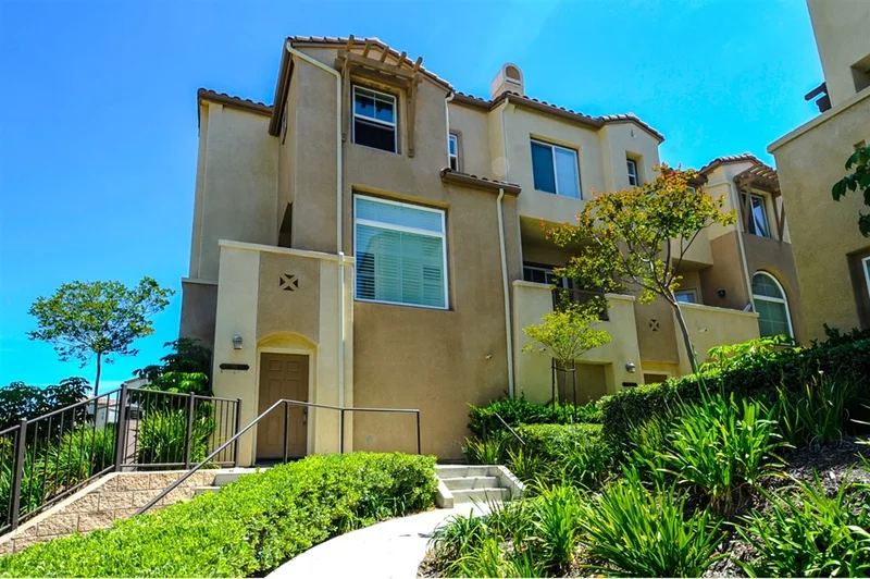 551 Almond Rd, San Marcos, CA 92078