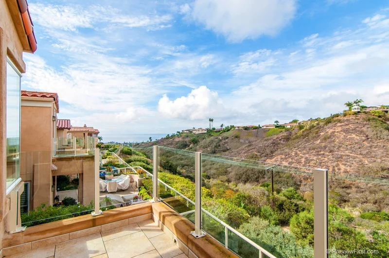 5498 Caminito Bayo, La Jolla, CA 92037